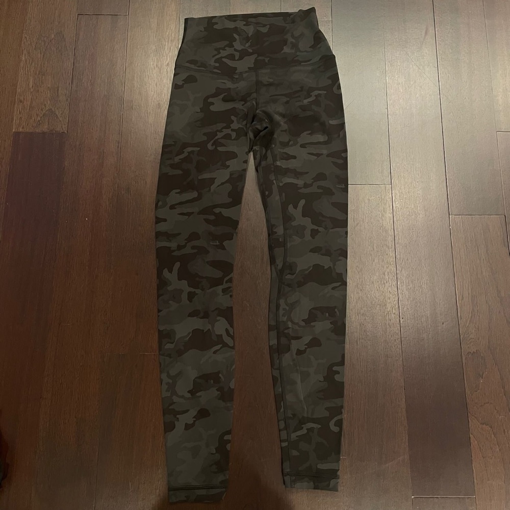 Lulu Lemon Green camo army print align high rise pant 28”